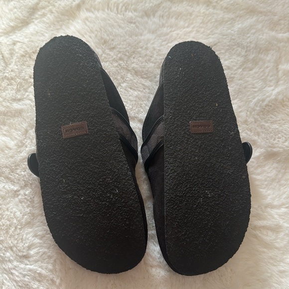 Worn once Coach slides 🖤 - Picture 5 of 5